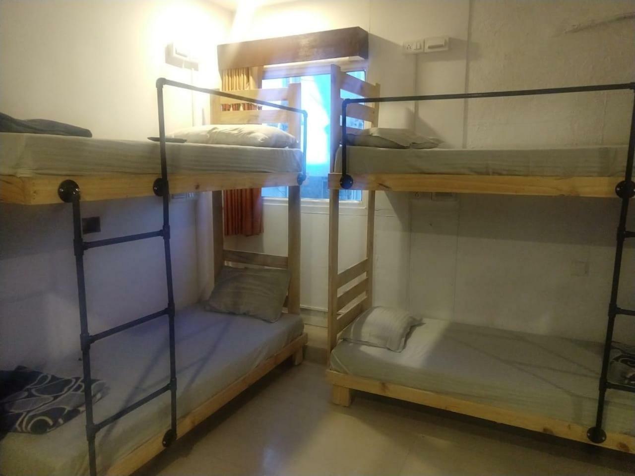 Night Halt Dormitory Ahmedabad Bagian luar foto